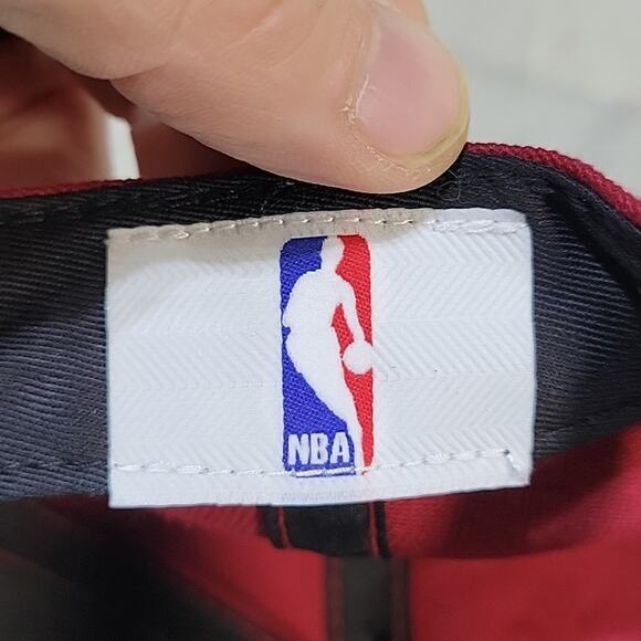 Fan Favorite Cleveland Cavaliers Snapback Hat - Picture 7 of 8
